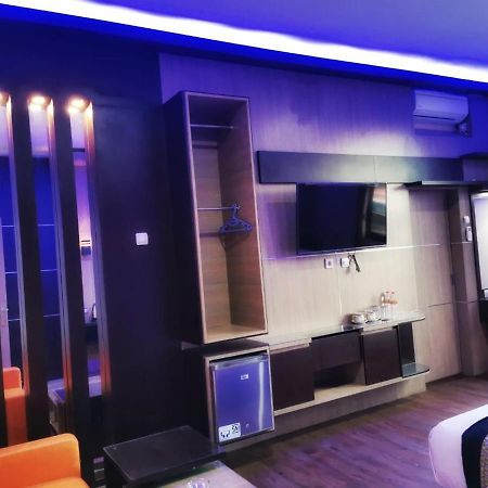 Oyo 822 Hotel Mukti Jaya Purwokerto Esterno foto