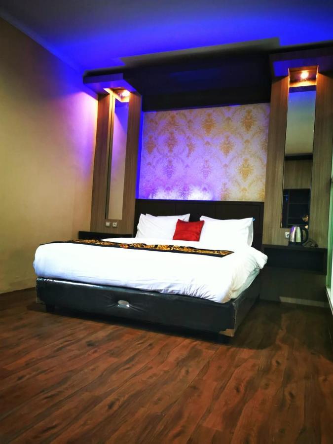 Oyo 822 Hotel Mukti Jaya Purwokerto Esterno foto