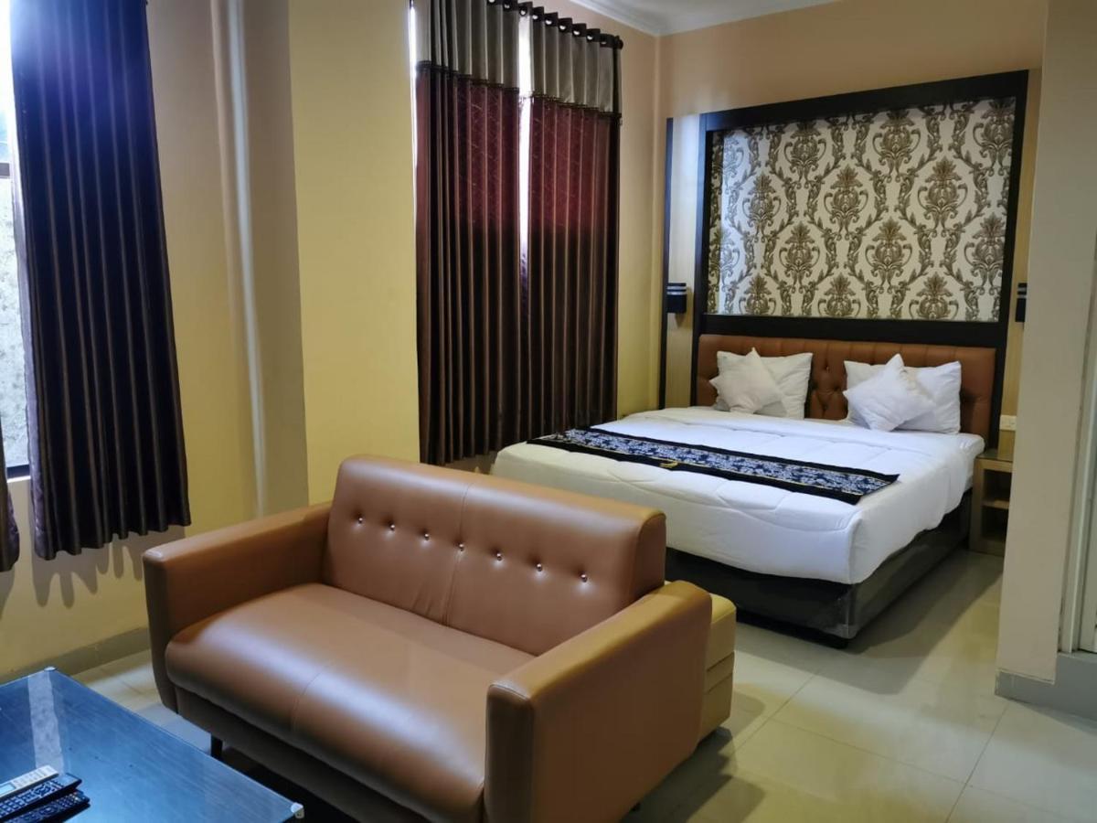 Oyo 822 Hotel Mukti Jaya Purwokerto Esterno foto